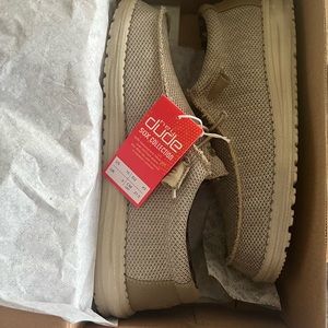 Brand new in the box Mens size 10 Beige hey dudes